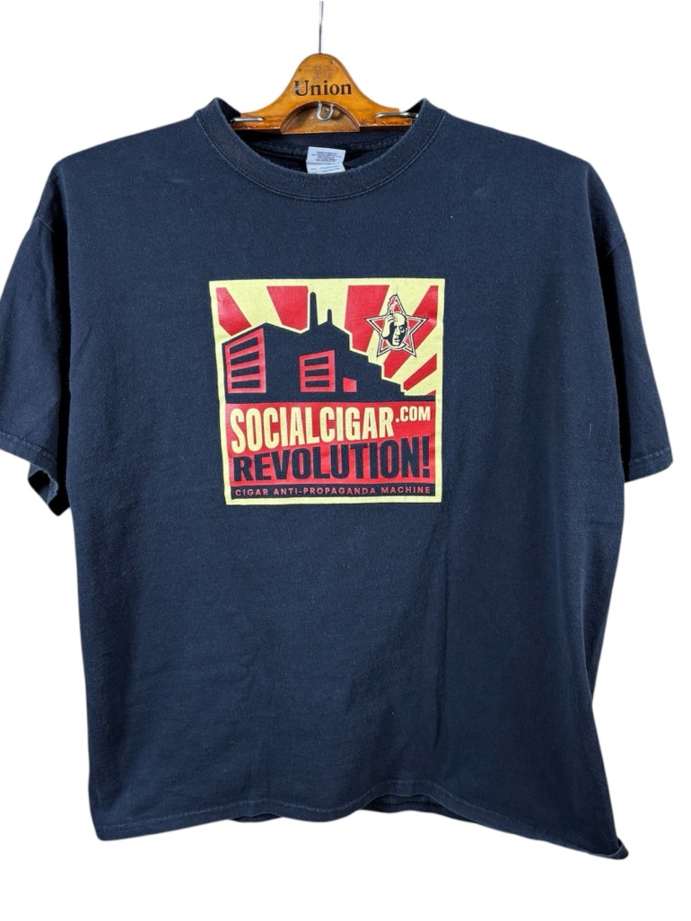 Social Cigar Revolution Men’s/ Unisex Graphic Navy Short Sleeve T-Shirt Size  XL